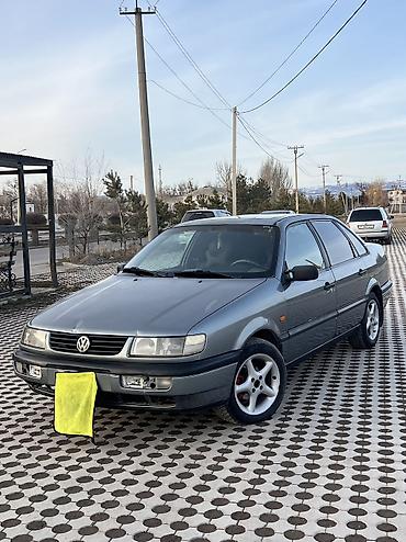Volkswagen: Volkswagen Passat: 1994 г., 1.8 л, Механика, Газ, Седан — 3