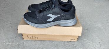 лоро пиано обувь женская летняя: Diadora мужские ботасы. 41размер. Новый. Цена 4500с