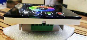 jastucnice dormeo: RGB kontroler zidni osetljiv na dodir STAKLO. PVC 3800RSD VPC 3300rsd — 1