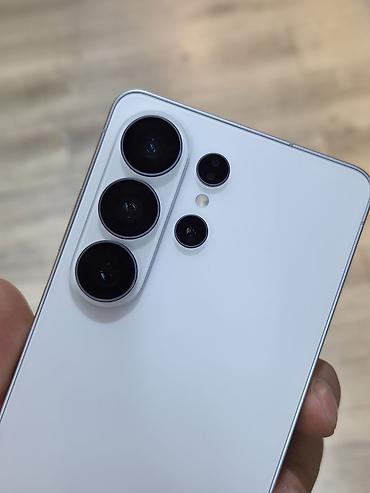 ачки с камерой: Samsung Galaxy S26 Ultra, Б/у, 256 ГБ, цвет - Белый, В рассрочку, 2 SIM — 2
