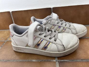 waikiki decije papuce: Adidas, Veličina - 32, Anatomske