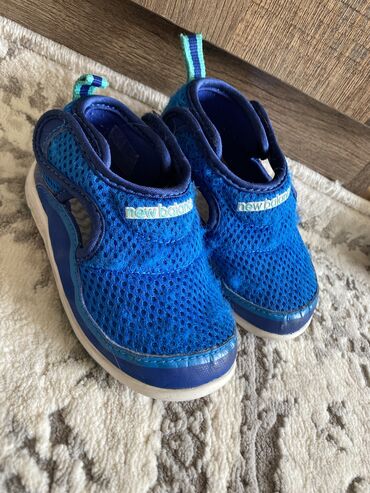 Детская обувь: New balance 
В отличном состоянии на 3 года
300с