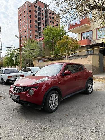 juk: Nissan Juke: 1.6 l | 2013 il Krossover — 1