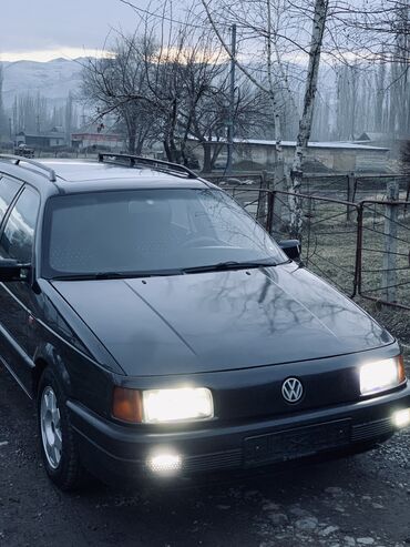 масло volkswagen: Volkswagen Passat: 1992 г., 1.8 л, Механика, Бензин, Универсал