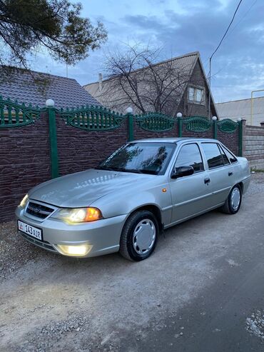 Daewoo: Daewoo Nexia: 2008 г., 1.6 л, Механика, Бензин, Седан