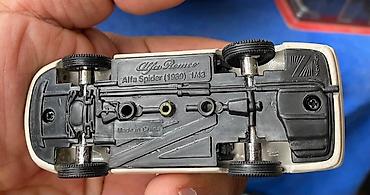 Avtomobil modelləri: Коллекционная модель Alfa Romeo Spider crème 1989 NewRay Scale 1:43 — 15