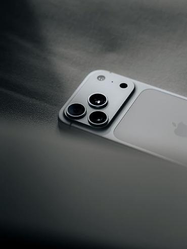apple book: 📱 ЖАҢЫ ТЕЛЕФОН КЕРЕКПИ? Сатып алардан мурун баасын башка дүкөндөр — 2