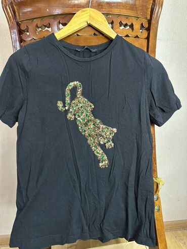 турецкая обувь из натуральной кожи: Черная женская футболка с коротким рукавом и круглой горловиной