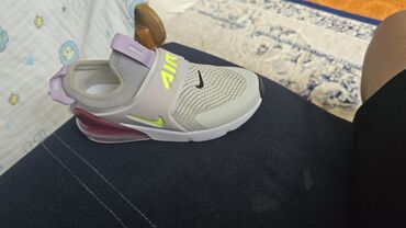 гуччи кеды оригинал: Детские кроссовки Nike Air Max 270 в светло-сером цвете с яркими
