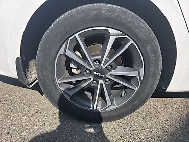 kia bango: Kia Rio: 2 l | 2022 il Sedan — 6