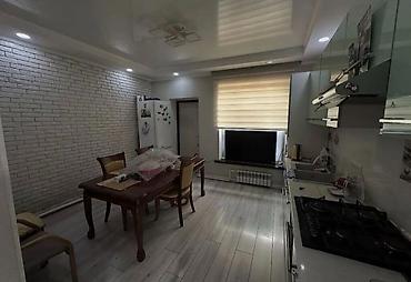 Продажа коттеджей и домов: Срочно продается двухэтажный дом с участком 5 соток, фактически 6, ж/м — 13