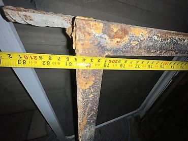 2ci el qapi: Metall giriş qapısı 
Islenmisdir Normal Qapidir 
En 90 
Hun 2.05 — 6