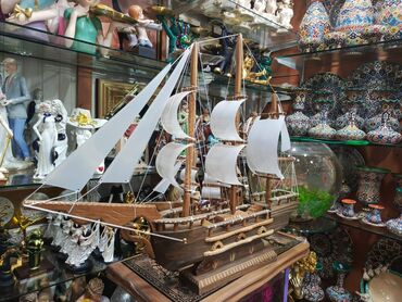 Gəmi modelləri: Taxta yelkənli gəmi maketi tam ağacdan əl işidir; gövdə, güverte və — 28
