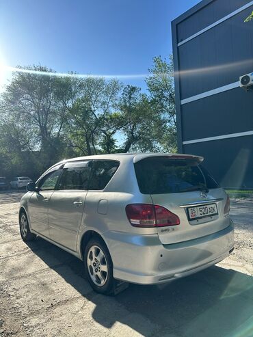 Toyota: Toyota Ipsum: 2002 г., 2.4 л, Автомат, Бензин, Минивэн