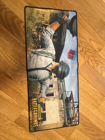 qaqa stili: Mouse pad uzunluğu 70 sm eni 29 sm dır Xesareti yoxdur temiz haldadır