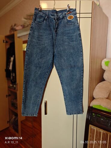 Dəstlər, kostyumlar: Qadın geyim dəsti – uzun palto və 3 fərqli kofta 1) Uzun palto - — 9