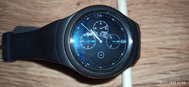 gear iconx bluetooth naushniki: Продам умные часы Samsung Gear S2 с зарядкой