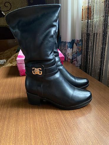 Сапоги: Обувь б/у размер 37 размер 500, 500, 500, 1000 сом — 1