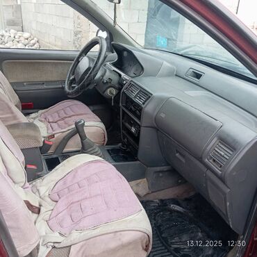 Mitsubishi: Mitsubishi Space Wagon: 1997 г., 2 л, Механика, Бензин, Хэтчбэк — 7