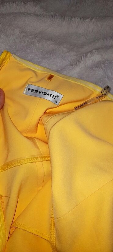 Kombinezoni: Kombinezon FERVENTE 
Velicina: 36
Kao NOV nosen par puta
Ima elastina — 9