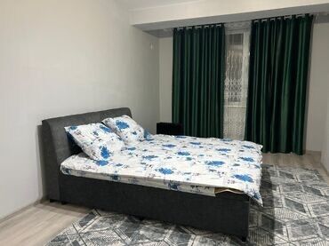 старый талчок квартира аренда: Уютный гостиничный номер с двуспальной кроватью, прикроватными