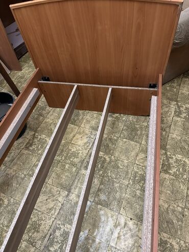 стол большой для дома: Односпальная кровать из ЛДСП, цвет под вишню/бук.
Б/У