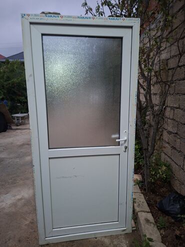 Пластиковые двери: PVC giriş/qapı bloku - Material: ağ PVC profil (AdoPen markalı lent