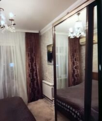 Uzunmüddətli kirayə mənzillər: Gənclik metronun yanı, 5 mərtəbəli binanın 4-cü mərtəbəsində 2 otaqlı — 5