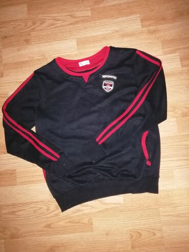 Džemperi: Sve po 200 din — 10