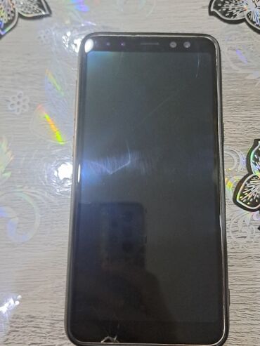 Samsung Galaxy A8 2018, 32 ГБ, цвет - Черный, Две SIM карты