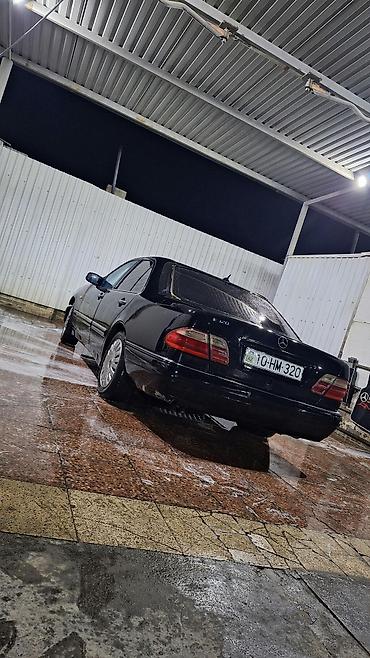 Mercedes-Benz: Mercedes-Benz E 320: 3.2 l | 1995 il Sedan — 11