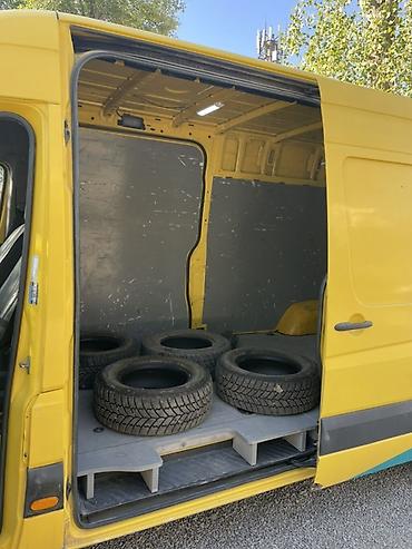 обшивка на одиссей: Mercedes-Benz Sprinter (длинная база, высокий кузов), желтый фургон — 3