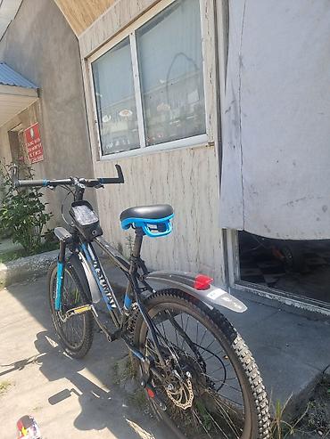 velosiped 29 ucuz: Dağ velosipedi, müxtəlif rəngli ön amortizatorlara və diski əyləclərə — 2