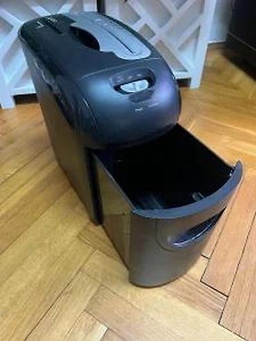 Ostali aparati za manikir i pedikir: Seckalica dokumenata Texet Confetti Cut, DIN 4, 10 listova, korpa 12 L — 18