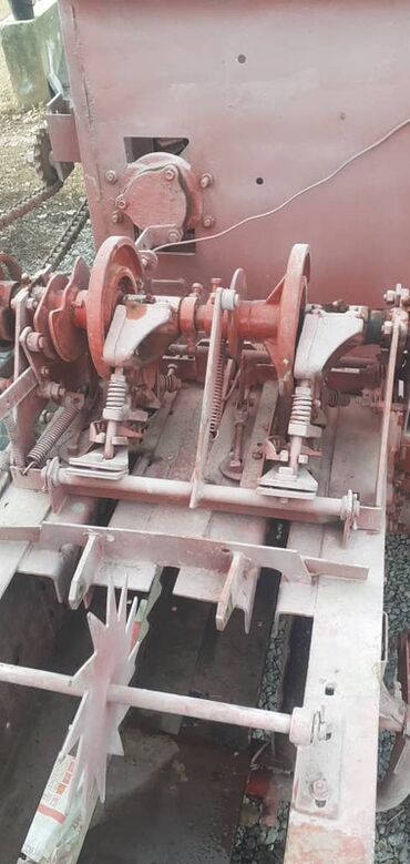 Тракторы YTO (ЮТО): Модель: 904, Б/у, 2006 г., С пресс-подборщиком — 9