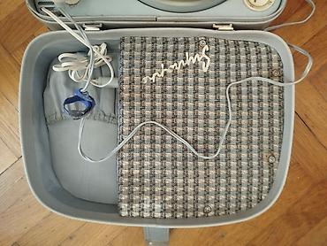 Zvučnici i stereo sistemi: Stari retro gramofon u koferu vintage Radi ali potenciometri zezaju — 6