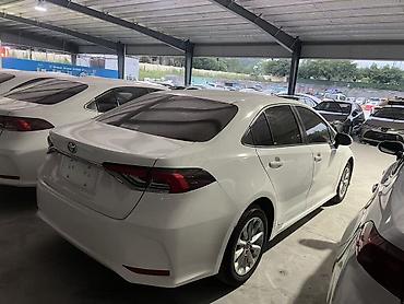 corolla 2022: Toyota Corolla: 2021 г., 1.8 л, Вариатор, Гибрид, Седан — 6