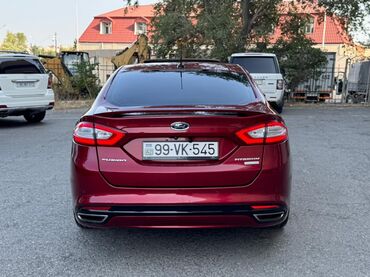 Ford: Ford Fusion – qırmızı mettalik sedan - Korpus: 4 qapılı sedan — 5