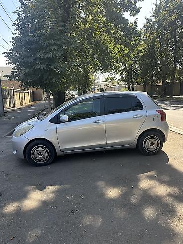 автомаш: Toyota Vitz: 2005 г., 1 л, Вариатор, Бензин, Хэтчбэк — 7