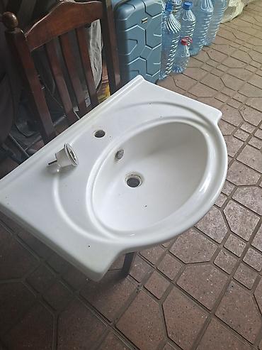 metal keramika: Divarüstü hamam çanağı (seramik) satılır. Uzunluğu 73 santı, Eni 51 — 3