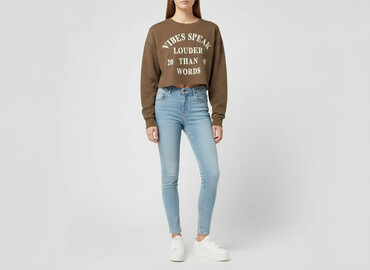 bluza z krową: Bershka, Bluza damska
, rozmiar M