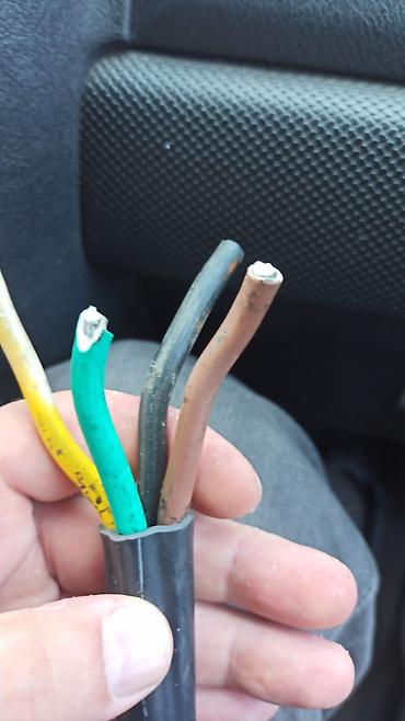 kabelər: Çoxdamarlı elektrik kabeli 216 metirdi 25*4 - Tip: 4 damarlı elastik — 1