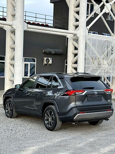 приборка: Toyota RAV4: 2023 г., 2 л, Вариатор, Бензин, Кроссовер — 5