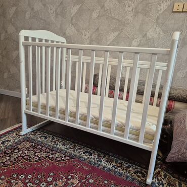 Oğlan və qız üçün, İşlənmiş, Çarpayı, Bazasız, Matras ilə, Siyirməsiz