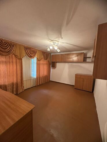 дом недостроенный: 3 комнаты, 65 м², 1 этаж, Старый ремонт