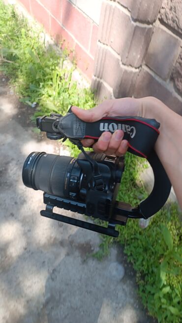 фотоаппарат canon eos 70d body: Canon 700D 18-200mm Sigma Зеркальный фотоаппарат Canon 700D Объектив