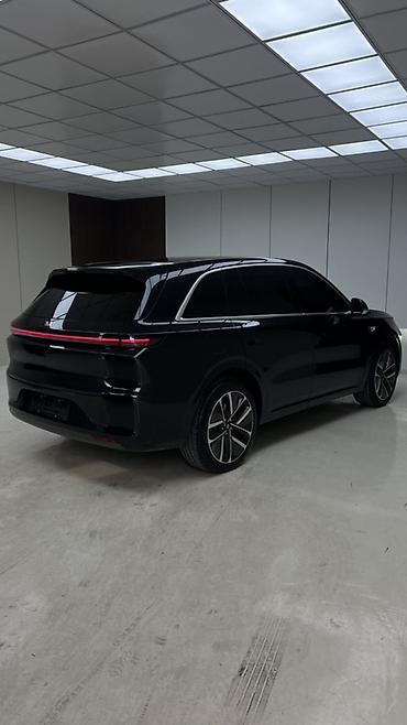 Lixiang: Lixiang L6: 2025 г., 1.5 л, Автомат, Электромобиль, Кроссовер — 2