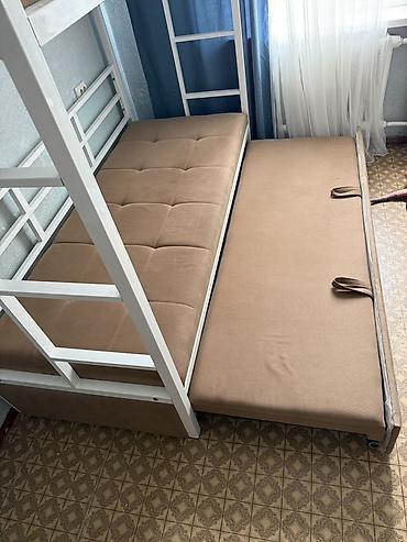 bunk bed: Двухъярусная кровать с выкатным дополнительным спальным местом - — 1