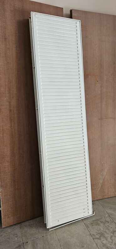 Радиаторы: Işlənmiş radiator.Əla və işlək vəziyyətdədir.Ölçüsü təxmini 2m.50sm