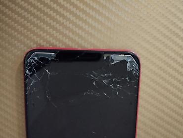 a 3 2016: Samsung Galaxy A10, rəng - Qırmızı, Qırıq — 1